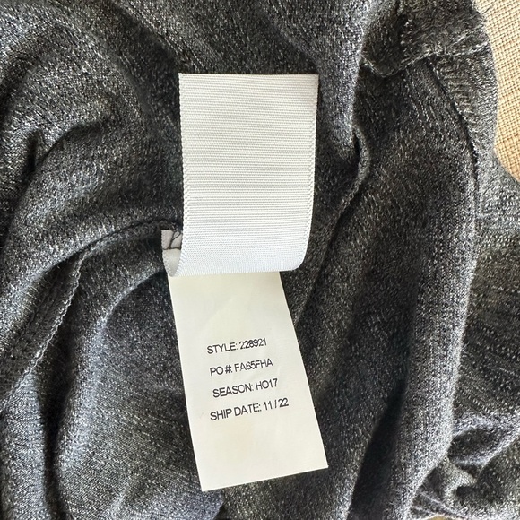 Athleta Women's Gray Top size small - Picture 10 of 10